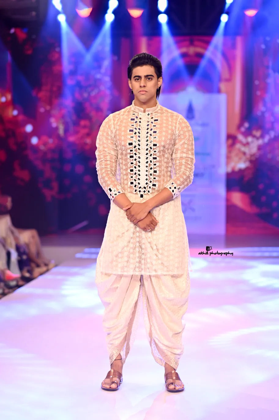 Enchanted Elegance White Mirror Kurta